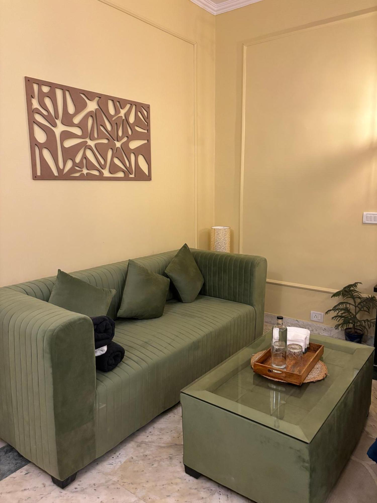Atharva'S Homestay By Goaround Homes - Nehru Enclave Metro, South Delhi Nova Deli Exterior foto
