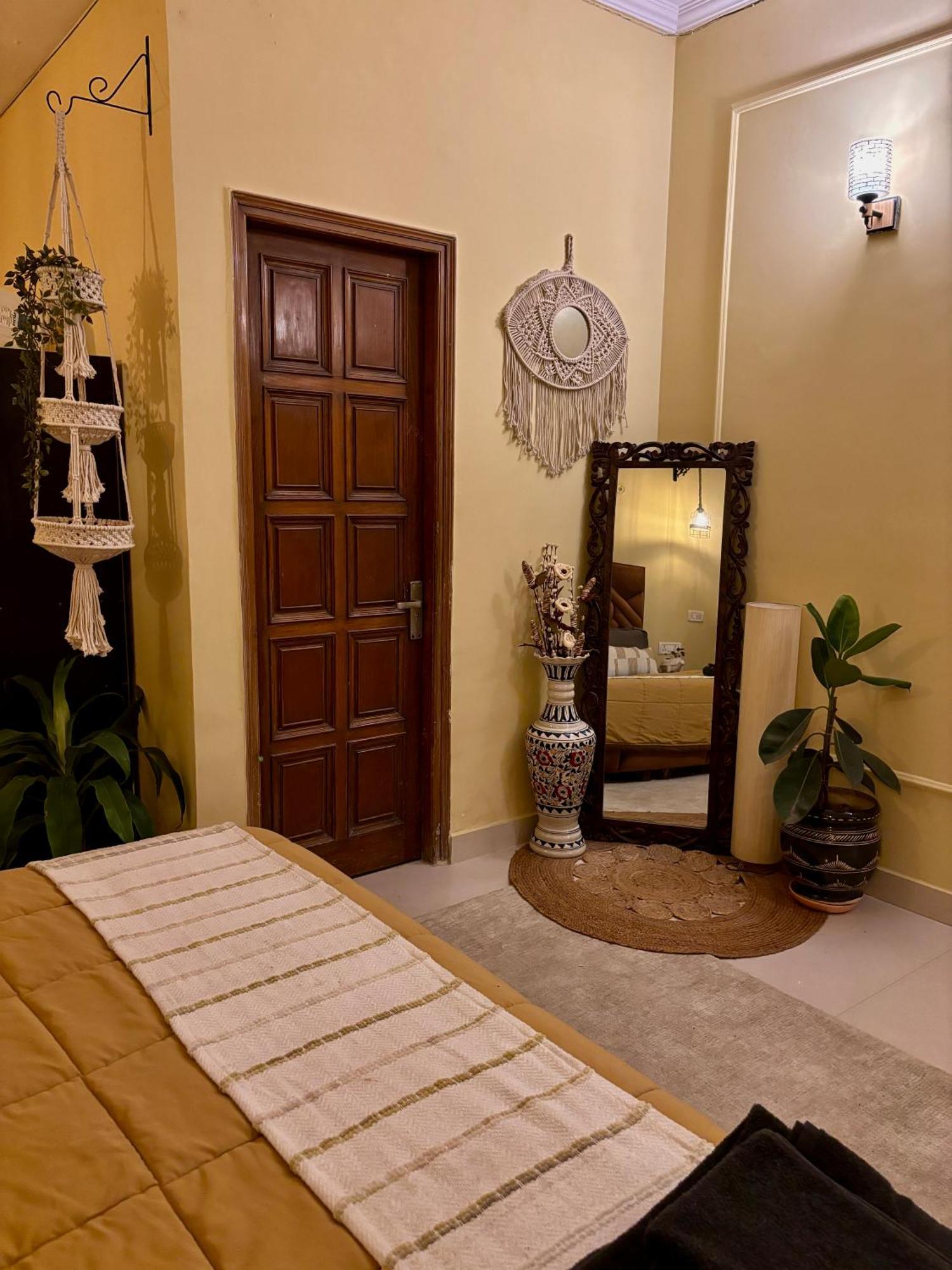 Atharva'S Homestay By Goaround Homes - Nehru Enclave Metro, South Delhi Nova Deli Exterior foto