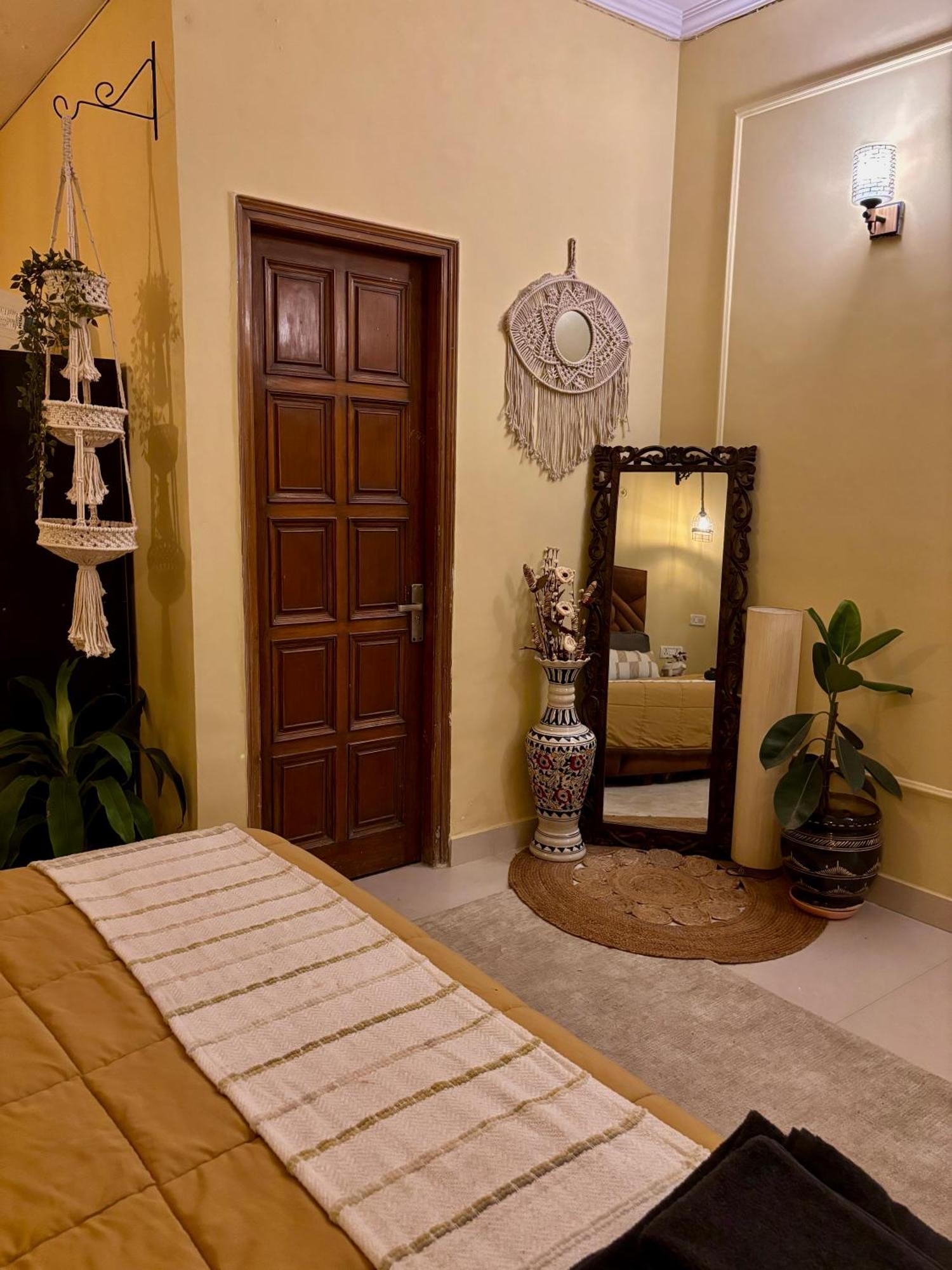 Atharva'S Homestay By Goaround Homes - Nehru Enclave Metro, South Delhi Nova Deli Exterior foto