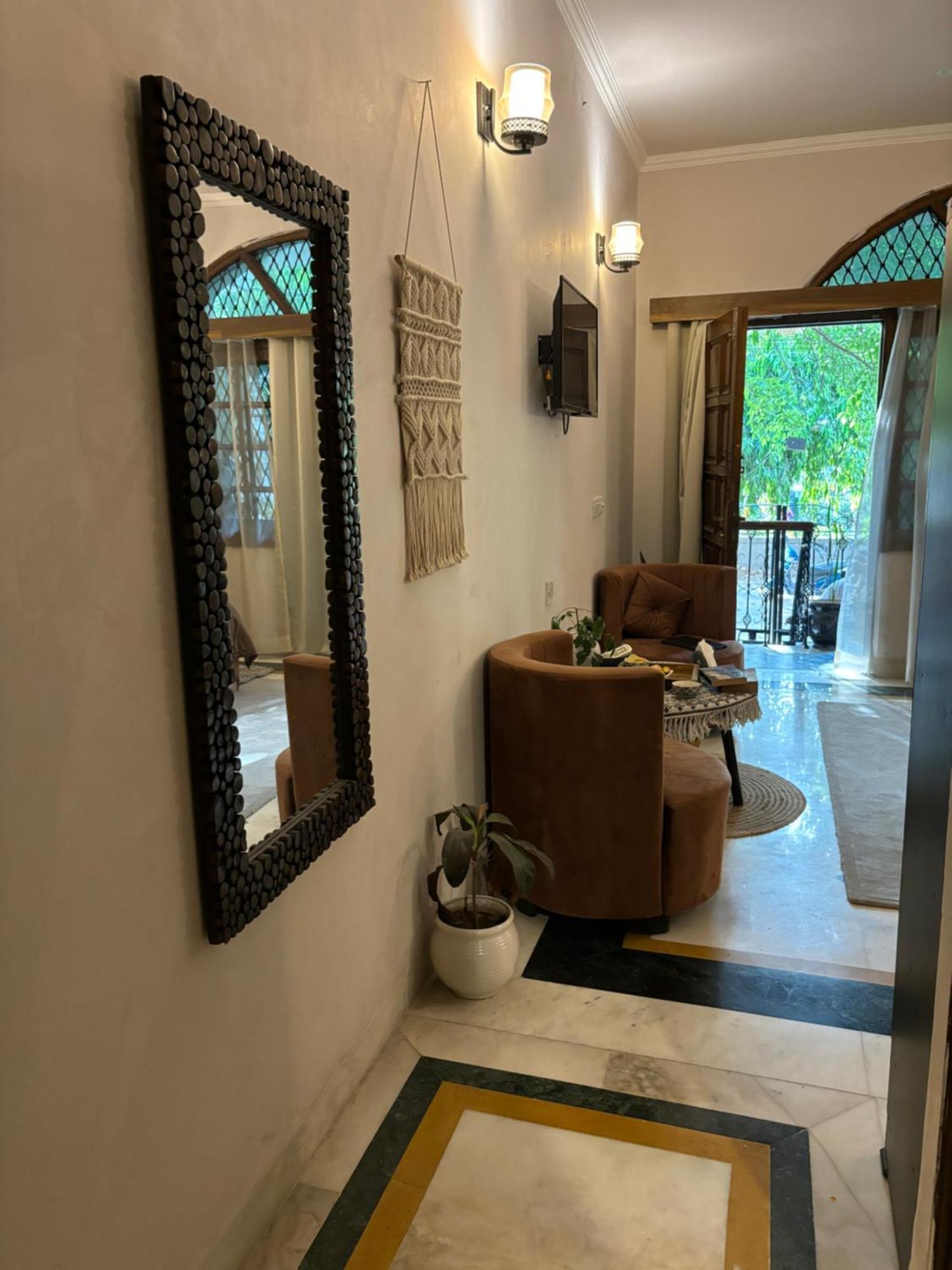 Atharva'S Homestay By Goaround Homes - Nehru Enclave Metro, South Delhi Nova Deli Exterior foto