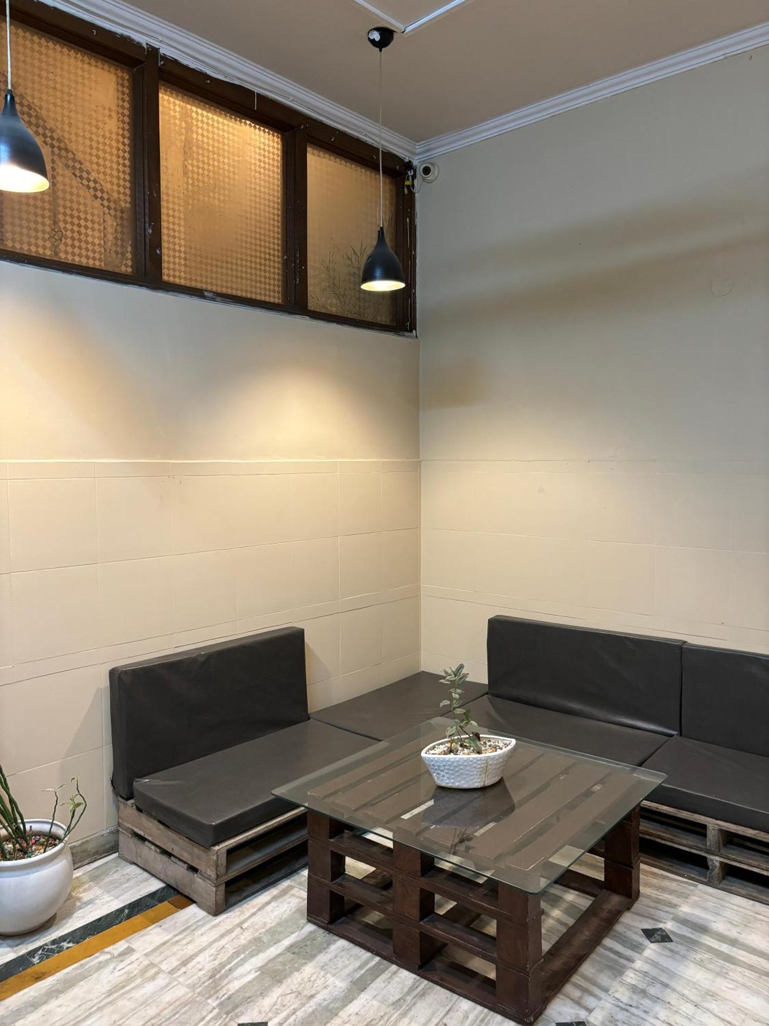 Atharva'S Homestay By Goaround Homes - Nehru Enclave Metro, South Delhi Nova Deli Exterior foto