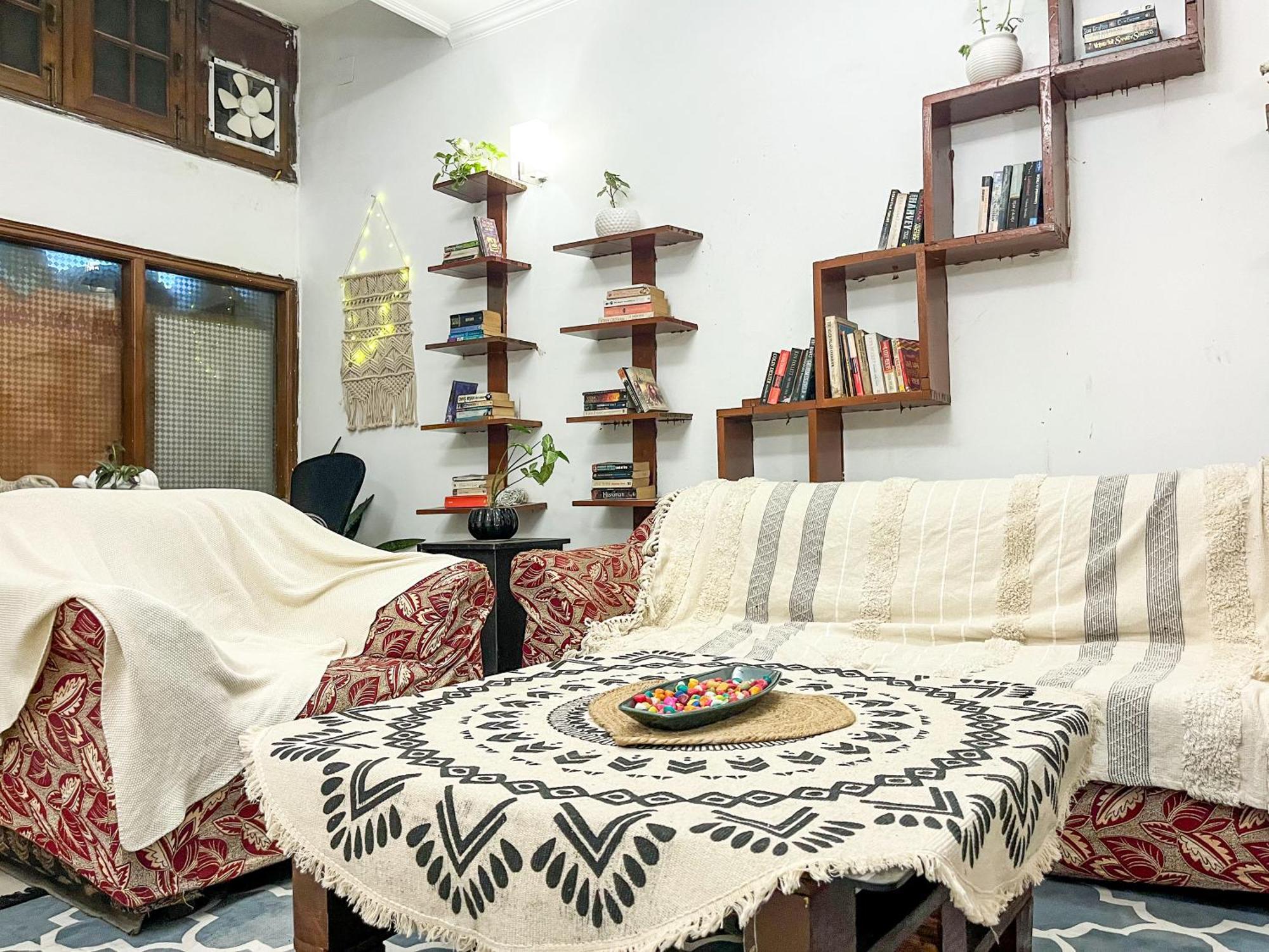 Atharva'S Homestay By Goaround Homes - Nehru Enclave Metro, South Delhi Nova Deli Exterior foto